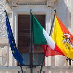 Il Capo dello Stato tra le Macerie: Mattarella a Niscemi Chiede Ricostruzione e Prevenzione